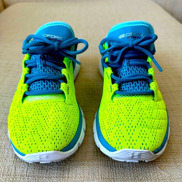 Under Armour Women’s Size 6 - Picture 1 of 4